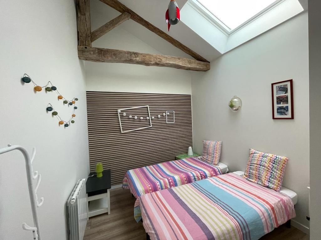 Gite De Charme - 3 Chambres, 5 Lits - De 4 A 7 Personnes Avanton Extérieur photo